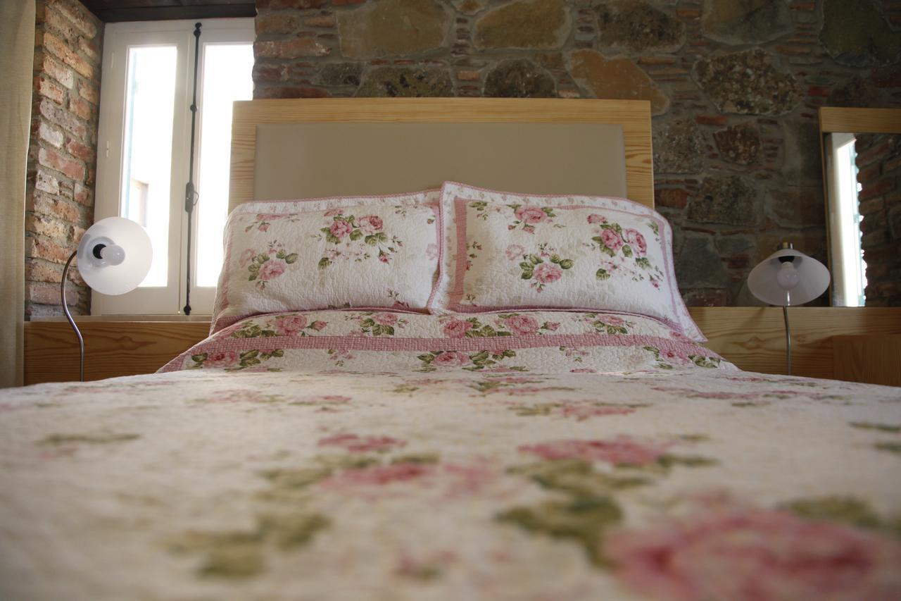 Hostal Farmakas Living Exterior foto