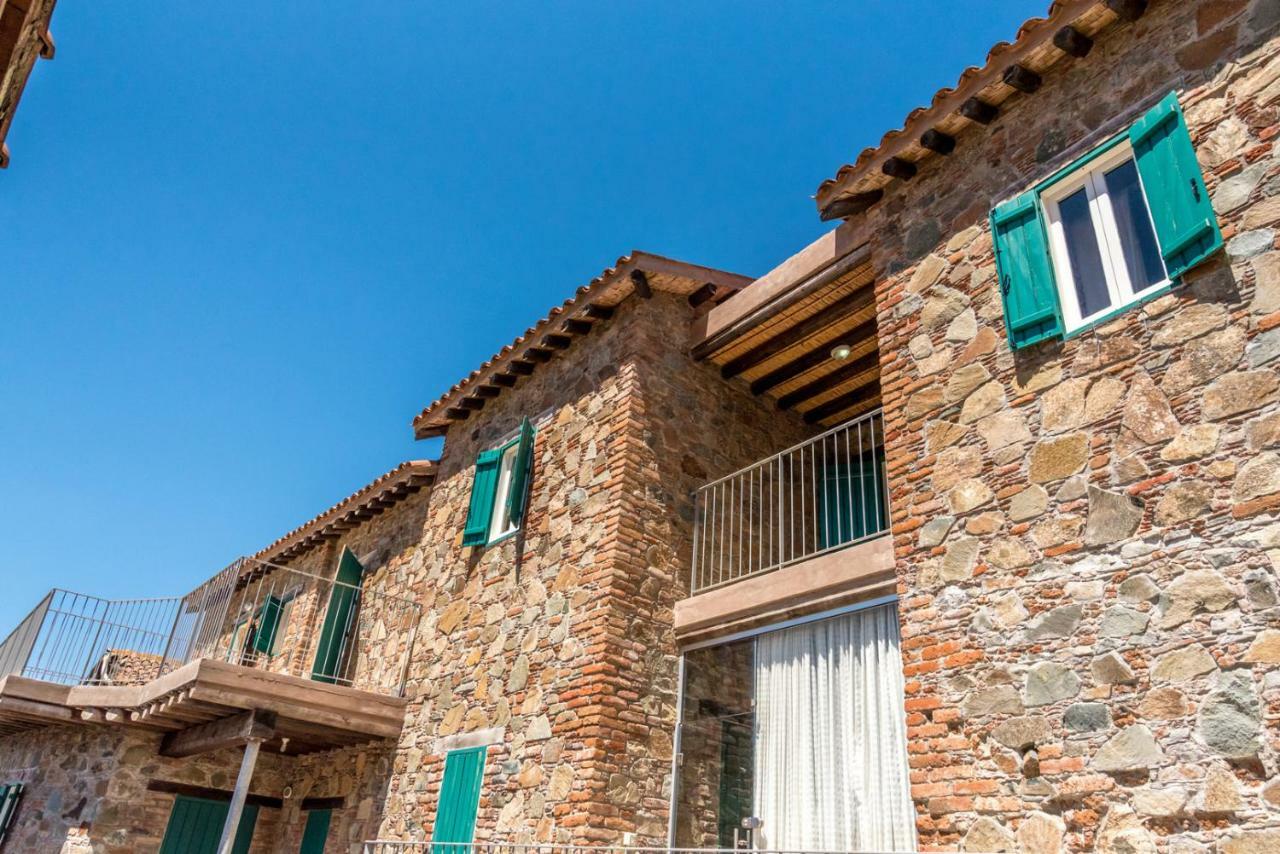 Hostal Farmakas Living Exterior foto